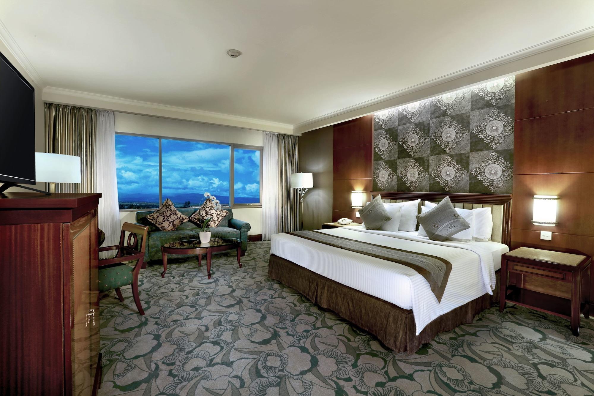 Aston Tropicana Hotel Бандунг Экстерьер фото