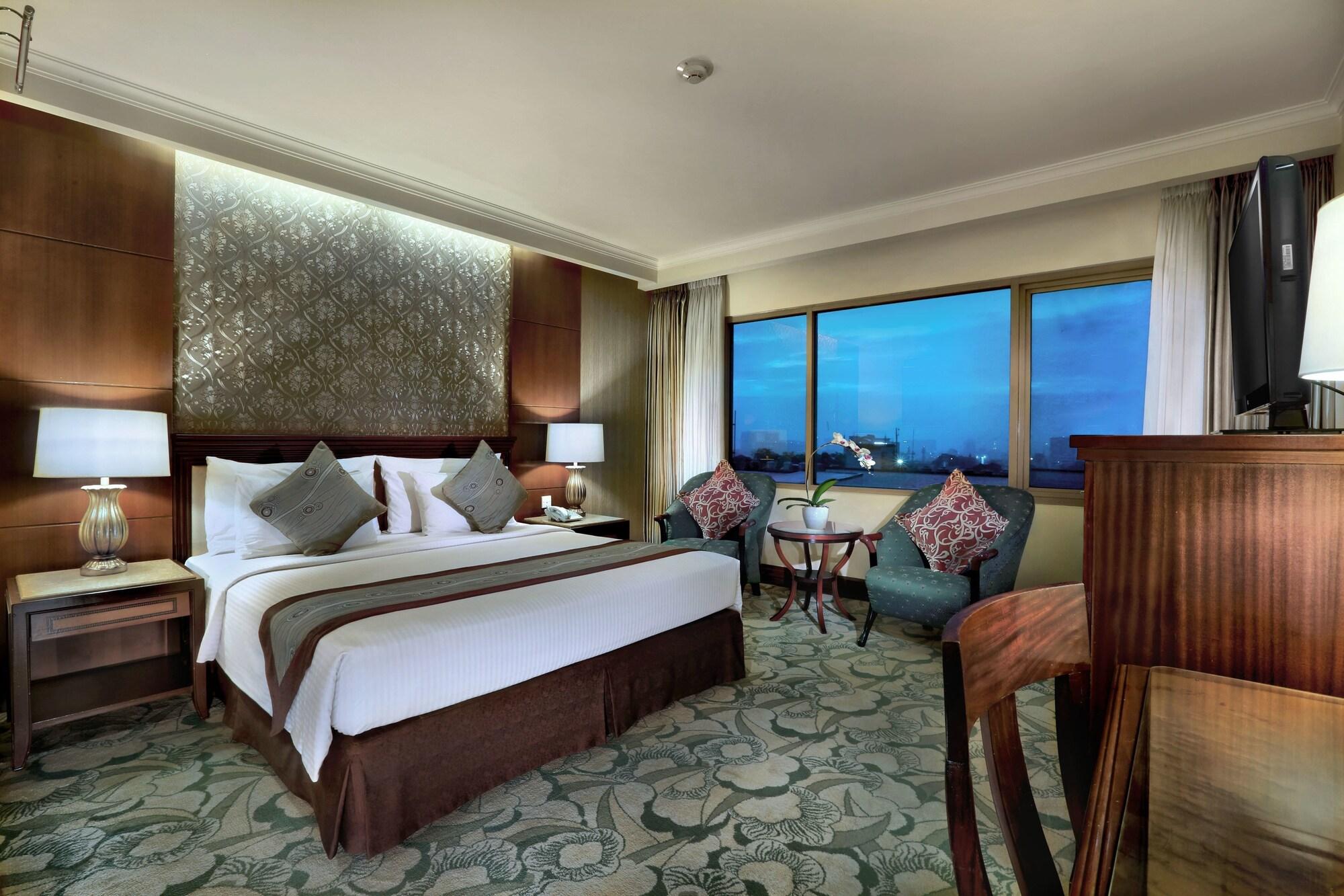 Aston Tropicana Hotel Бандунг Экстерьер фото