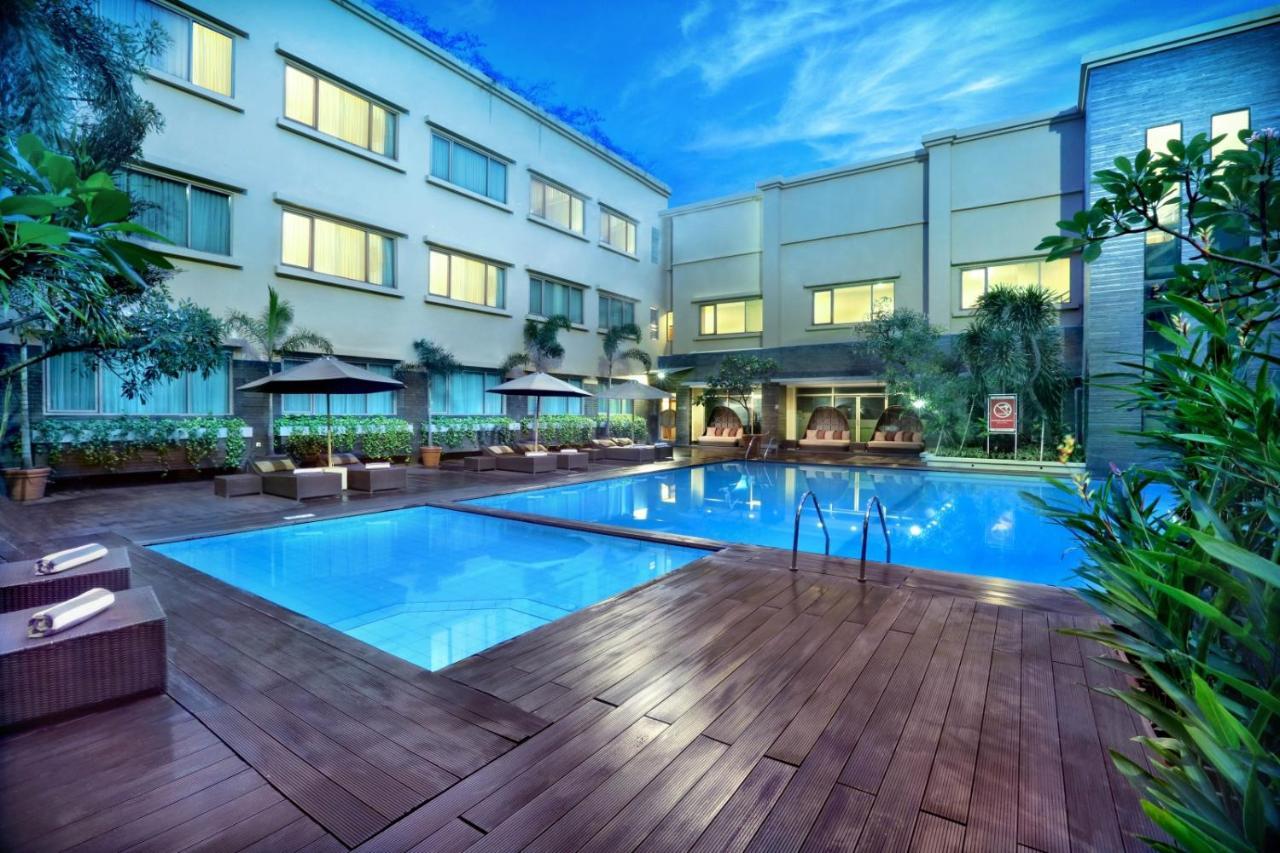 Aston Tropicana Hotel Бандунг Экстерьер фото