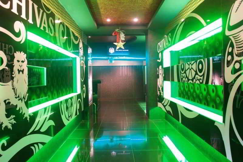 Aston Tropicana Hotel Бандунг Экстерьер фото