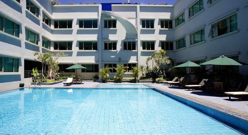 Aston Tropicana Hotel Бандунг Экстерьер фото