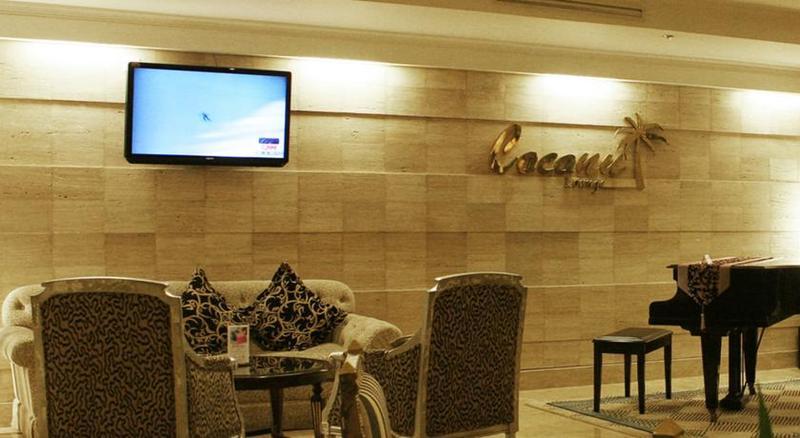 Aston Tropicana Hotel Бандунг Экстерьер фото