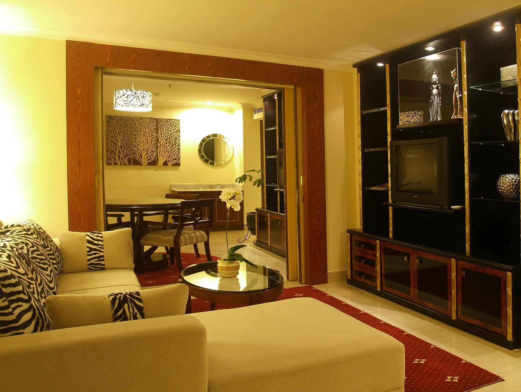 Aston Tropicana Hotel Бандунг Экстерьер фото