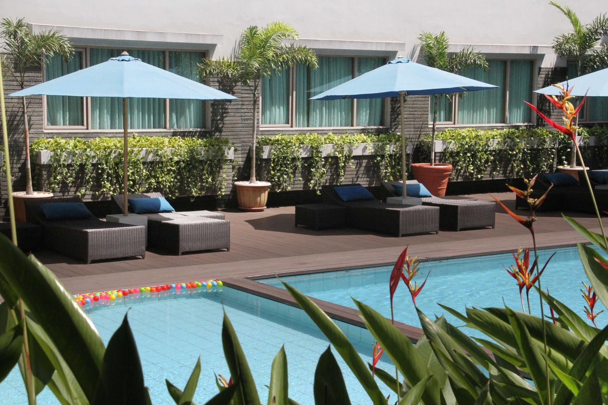 Aston Tropicana Hotel Бандунг Экстерьер фото