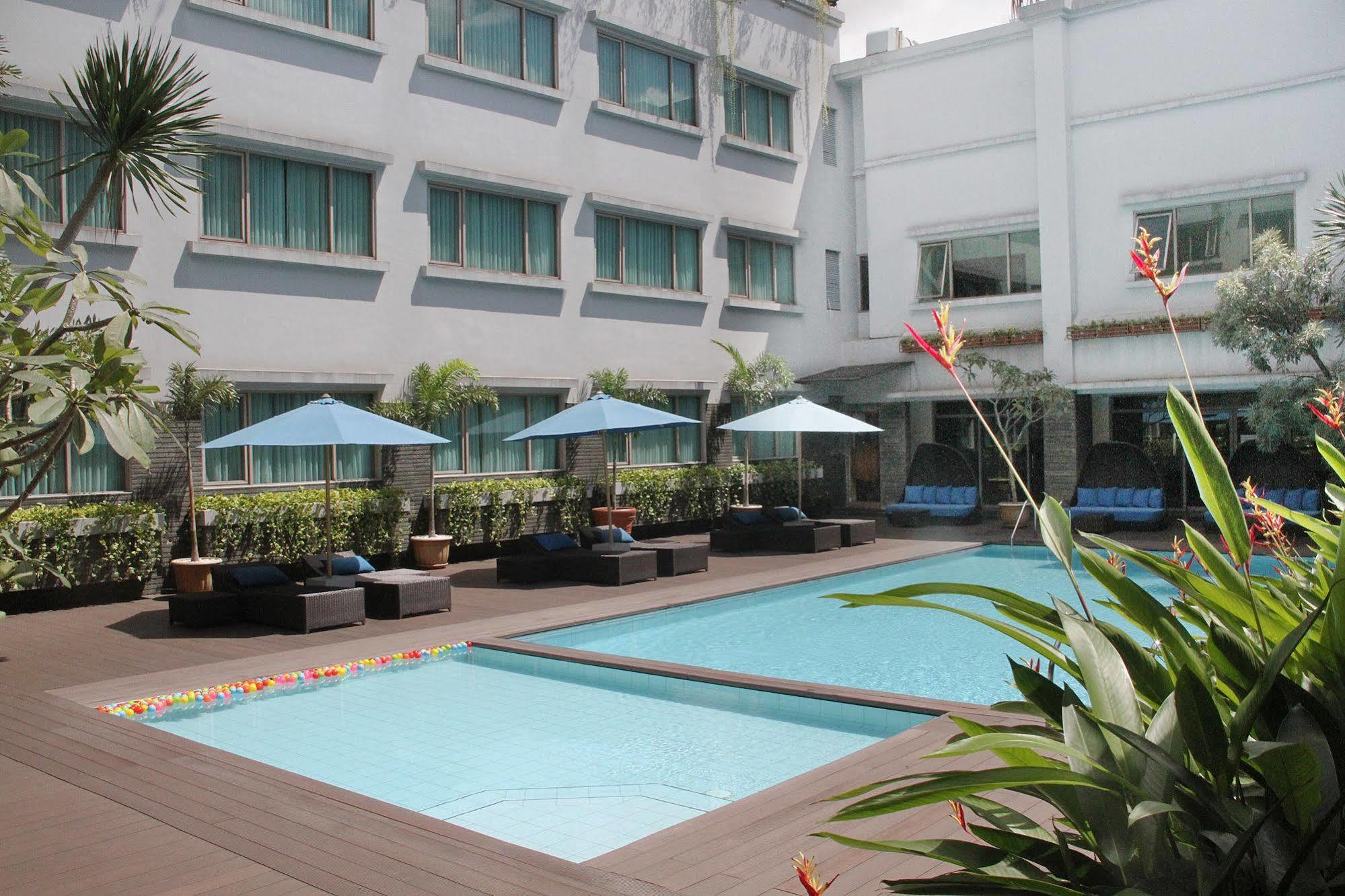 Aston Tropicana Hotel Бандунг Экстерьер фото