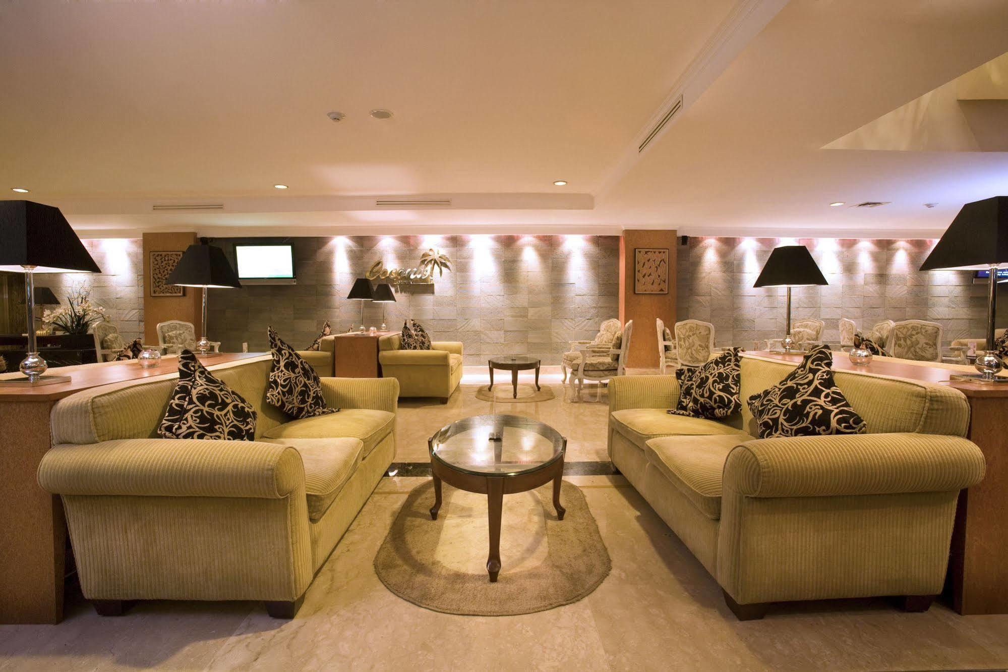 Aston Tropicana Hotel Бандунг Экстерьер фото