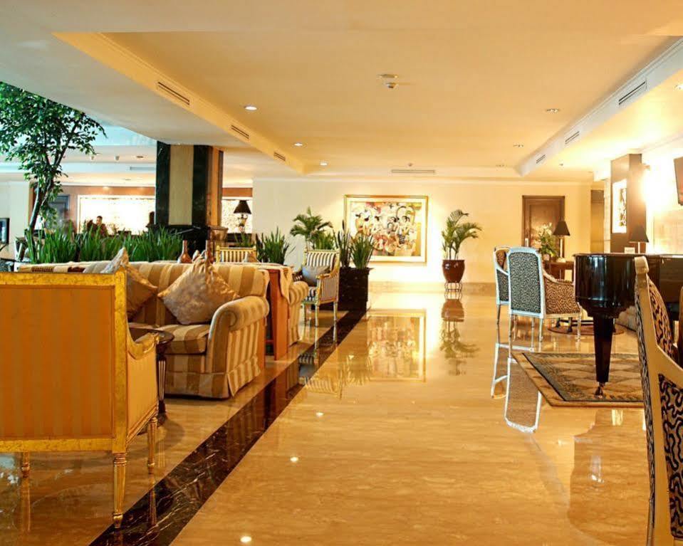 Aston Tropicana Hotel Бандунг Экстерьер фото