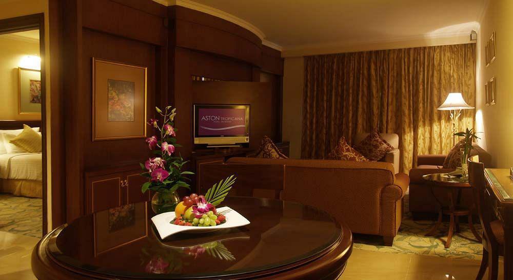 Aston Tropicana Hotel Бандунг Экстерьер фото